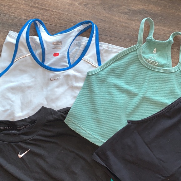 ❤️‍🔥 NikePro XS/M Workout Top Black & Turquoise ❤️‍🔥 - Picture 11 of 12